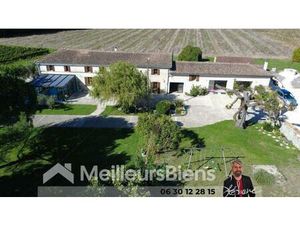 Maison traditionnelle rénovée piscine intérieure