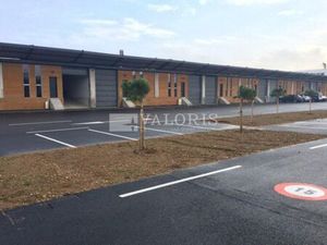 Location commerce 335 m² à Saint-Priest (69800)