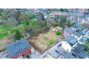 Maison à restaurer sur un terrain de 1006m²