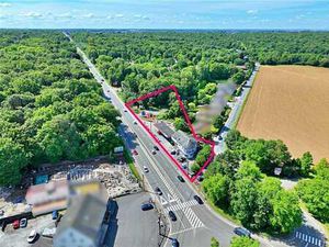 Pompe essence + shop