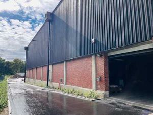 Espace de stockage et de bureaux Idéalement située à Wirlijk