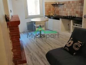 Location meublée appartement 2 pièces 40 m² à Artigues (83560)  630 €