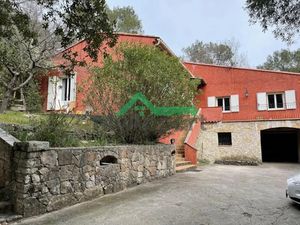 Location meublée appartement 2 pièces 64 m² à Cabasse (83340)  780 €