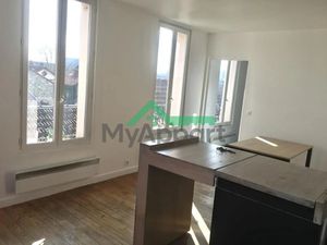 Location meublée appartement 2 pièces 30 m² à Saint-Denis (93200)  850 €