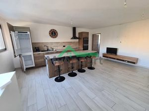 Location meublée appartement 3 pièces 64 m² à Les adrets-de-l'esterel (83600)  1 100 €
