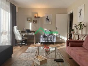 Location meublée appartement 2 pièces 56 m² à Creteil (94000)  1 280 €