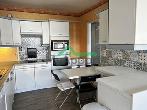 Location meublée appartement 5 pièces 90 m² à Cergy (95000)  1 980 €
