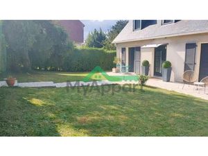 Location meublée appartement 7 pièces 169 m² à Bonneville-sur-Touques (14800)  2 800 €