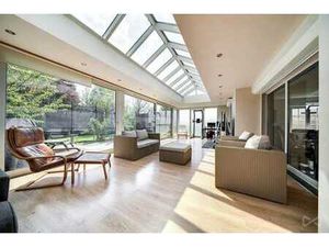 Belle maison classique avec 5 chambres et bureau