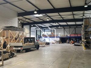 À LOUER – Entrepôt avec bureaux 1 318 m² – Montévrain (7