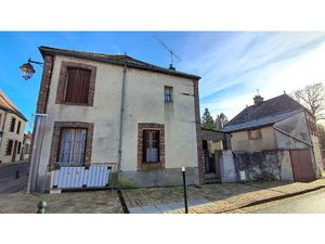 MAISON ANCIENNE A RESTAURER située EN PLEIN COEUR DE VILLE d