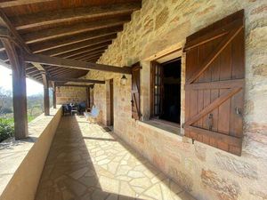 Très grande maison  un T3  trois granges  projet touristique