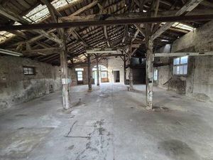 IMMEUBLE 300 m² avec jardin EN ZONE URBAINE -Parcelle 497 m²