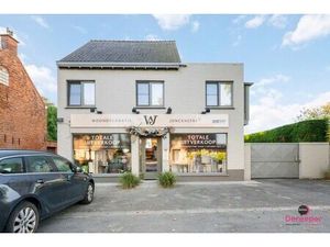 Unieke woning met handelsruimte en opslagplaats op 817m² – stijlvol wonen en werken combin