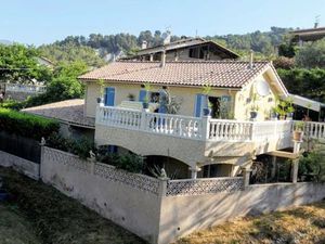 Maison de 6 pièces de luxe en vente à Contes  Provence-Alpes-Côte d'Azur
