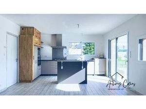 Le Guerno – Maison contemporaine  volumes et lumière au rende