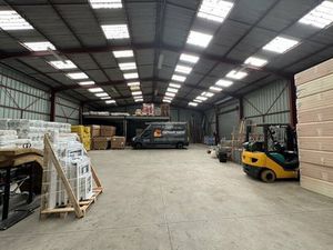 Location commerce 1600 m² à Saint-Pierre-des-Corps (37700)