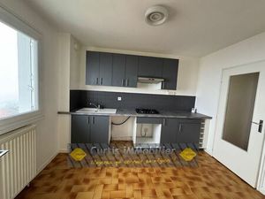 Location appartement 3 pièces 62 m² à Saint-Just-Malmont (43240)