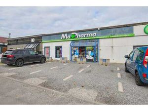 IMMEUBLE COMMERCIAL AVEC PARKING