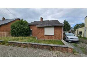 SOUS OPTION - PLUS DE VISITE - Chouette villa a rénover + ga