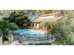 Maison avec piscine et terrasse Grans (13)