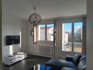 Location appartement 3 pièces 59 m² à Vaulx-en-Velin (69120)