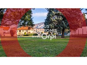 Vente terrain à batir 775 m² à Vic-le-Comte (63270)  112 625 €