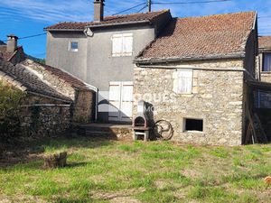 A Vendre  ST etienne d'albagnan   maison de village avec gar