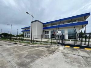 A LOUER  fort de france   Dillon Local commercial 140m2  Martinique