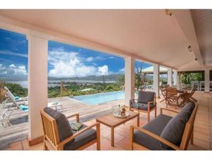 Maison meublée à Louer T6 - Piscine - Carbet - Vue mer panoramique  Martinique