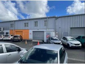 Entrepôt / local industriel Baie Mahault 175 m2  Guadeloupe