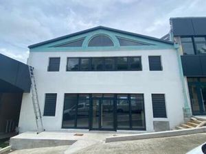 A LOUER  DUCOS  bureau ou local commercial 102m2 environ  Martinique