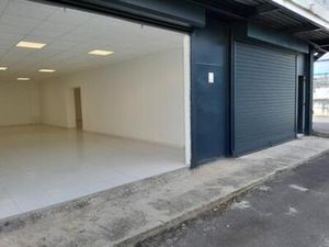 Local 150 m2 carrelé faux plafonds  Guadeloupe