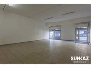 SAINT PIERRE CENTRE - Local commercial 70 m²- LOYER 1 300 € HT  Réunion