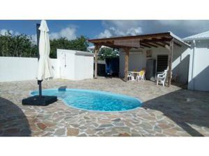JOLIE VILLA F3 MEUBLEE AVEC PISCINE STE MARTHE  Guadeloupe