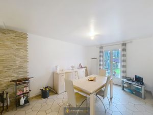 Maison Plain-Pied  3 Chambres 110 m2  Terrain 1015 m2 DPE :