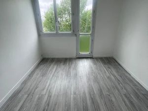 Location appartement 4 pièces 60 m² à Noisy-le-Grand (93160)  1 450 €