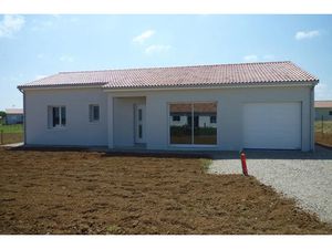 Location maison 4 pièces 96 m² à Hautefage-la-Tour (47340)  990 €