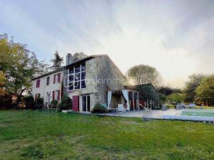 Maison ancienne de 210 m² à Montesquiou