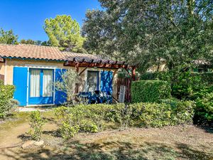 UN MAZET EN DUPLEX DANS UNE JOLIE RÉSIDENCE ARBORÉE AVEC PIS