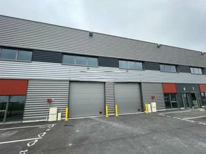 Locaux d'activité et bureaux A LOUER