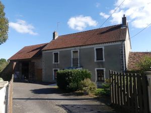 Vente maison 5 pièces 135.3 m² à Saint-Pierre-de-Varennes (71670)  89 925 €