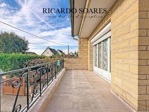 60870 RIEUX - MAISON FAMILIALE 203 m² AU SOL / SOUS-SOL TOTAL 90 m² / 5 CHAMBRES + 1 BUREA