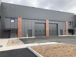 Vente Entrepôt Signes 83870