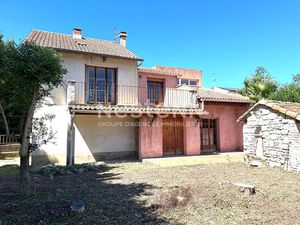 Maison de 160 m2 avec 4 chambres sur une parcelle de terrain de 1432 m2