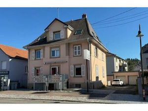 Brunstatt Petit immeuble de 1929 de 4 lots d'environ 225 m2 dont 3 appartements et un...