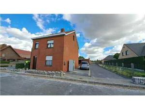 Vrijstaande woning met 2 slaapkamers en dubbele garage te...