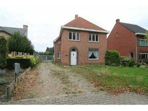 Charmante te renoveren woning op 1325 m²