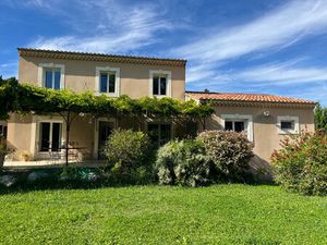 Maison de luxe à vendre à Noves