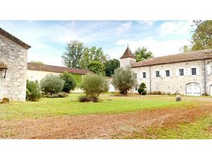 Château à vendre à Brassac